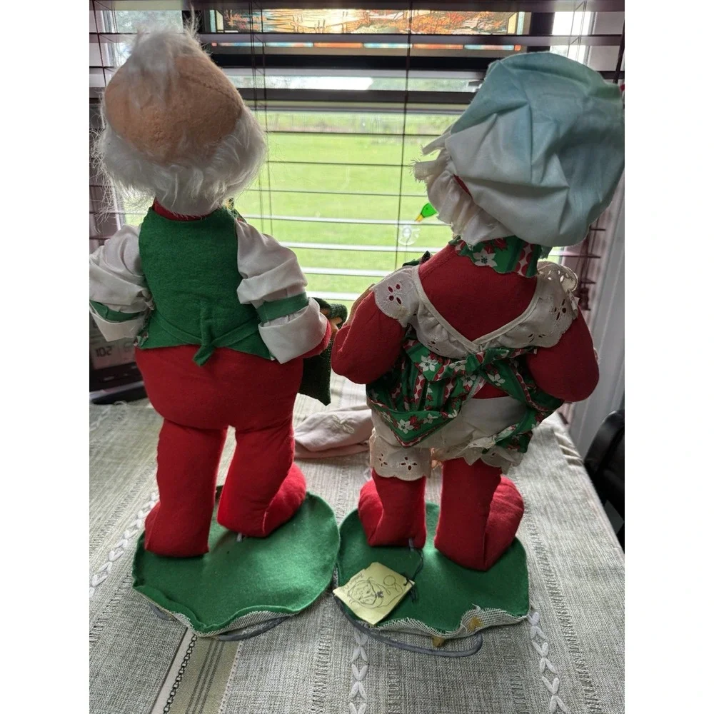 Vintage Annalee Santa & Ms Santa Large Figurines 19